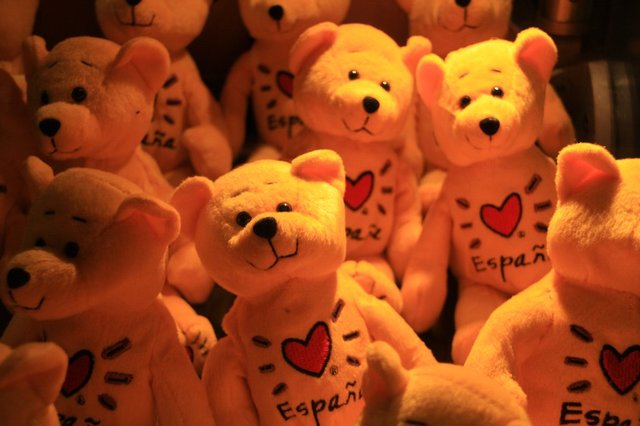 20081123_barcelonatrip_92_espanya_bear